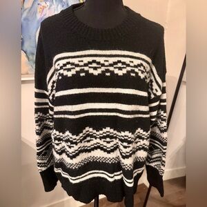 Old Navy Black and White Ski Apri Sweater L Recycled